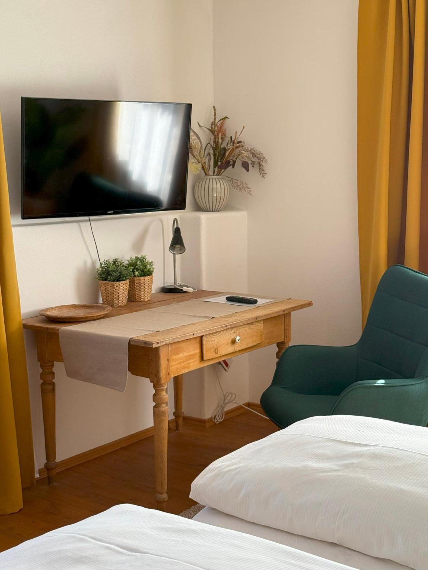 Fe Wo Brunnen - 120 Qm - Ruhige Lage - Viel Natur- Komfortabel - Grosser Balkon Und Garten メミンゲン エクステリア 写真